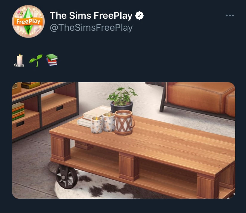 Love that adult sims can now use these desks! : r/simsfreeplay